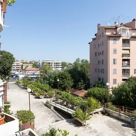 Quieto Vicino Stazione E Metropolitana