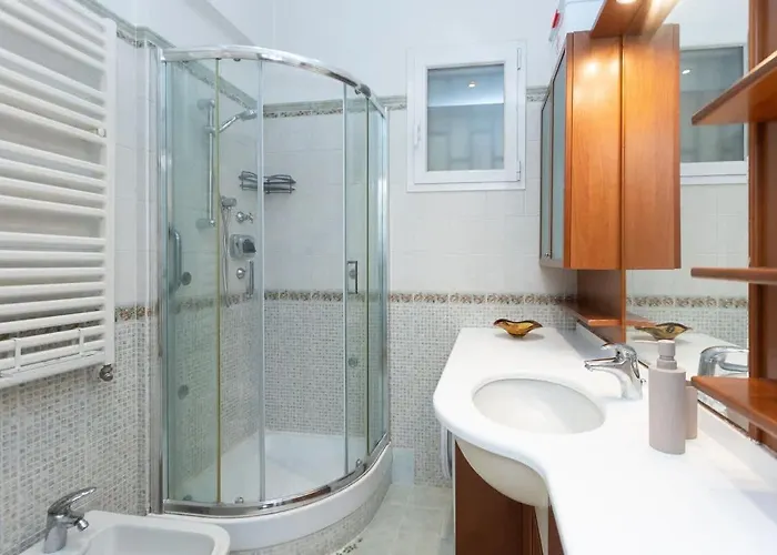 Quieto Vicino Stazione E Metropolitana *